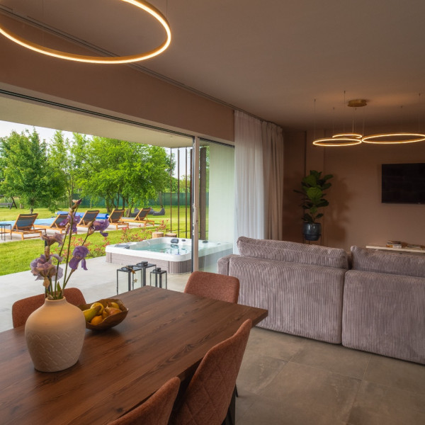 Dnevni boravak, Iris Croatica Luxury Apartments, Iris Croatica Luxury Apartments s bazenom u Zagorju Oroslavje